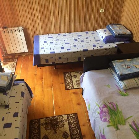 Гостевой Дом У Левы Hotel Gagra Exterior foto
