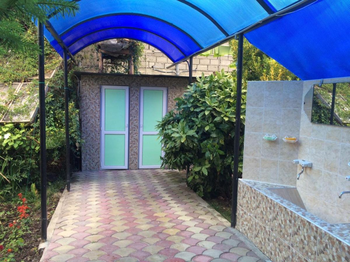 Гостевой Дом У Левы Hotel Gagra Exterior foto