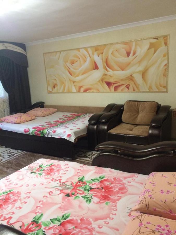 Гостевой Дом У Левы Hotel Gagra Exterior foto