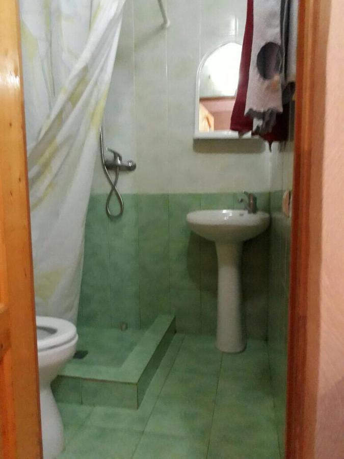 Гостевой Дом У Левы Hotel Gagra Exterior foto