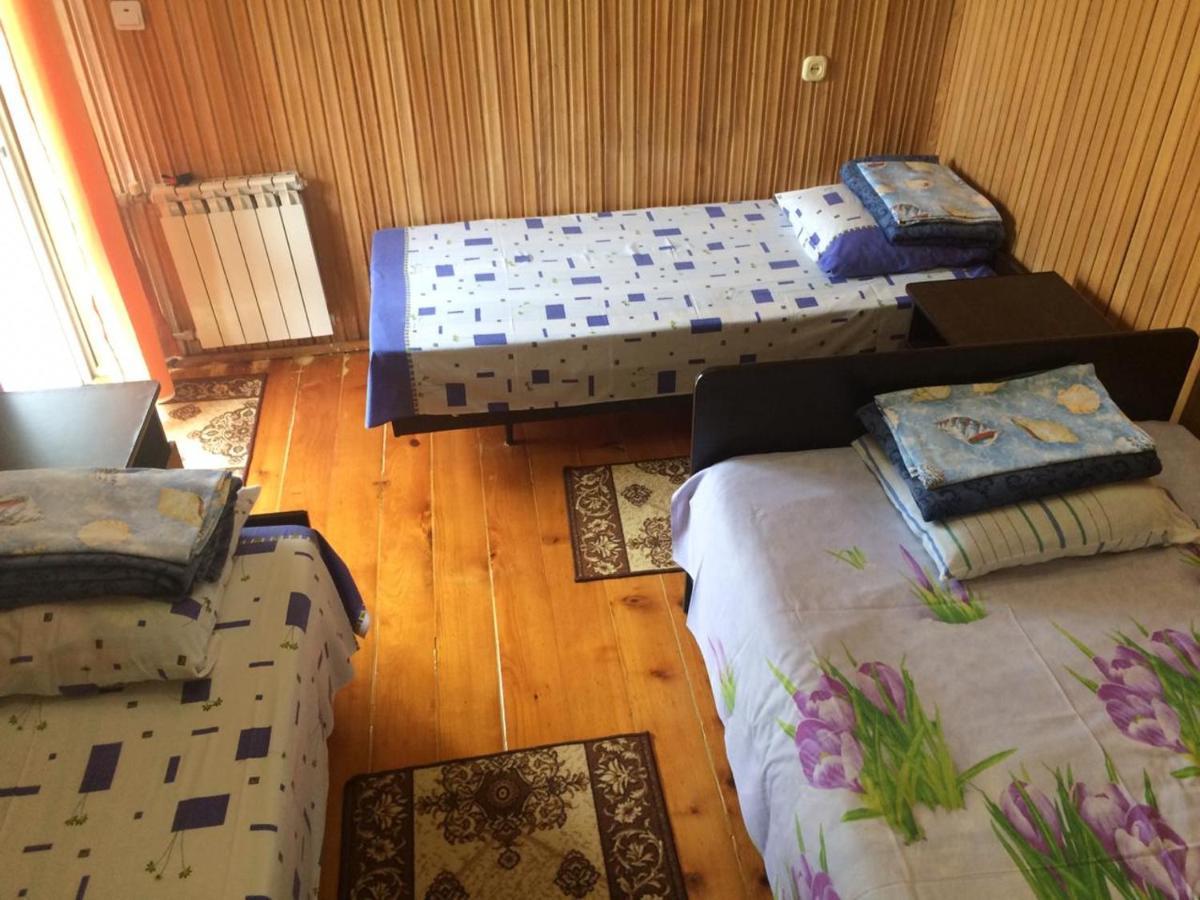 Гостевой Дом У Левы Hotel Gagra Exterior foto