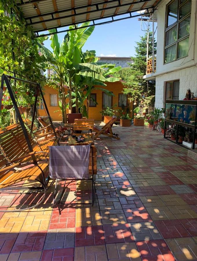 Гостевой Дом У Левы Hotel Gagra Exterior foto