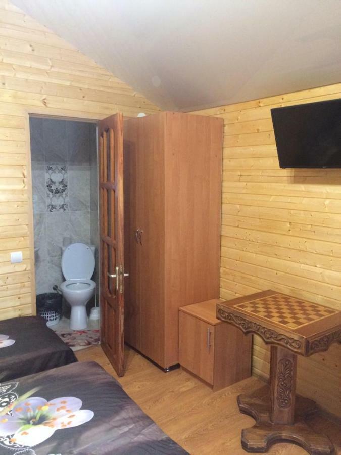 Гостевой Дом У Левы Hotel Gagra Exterior foto