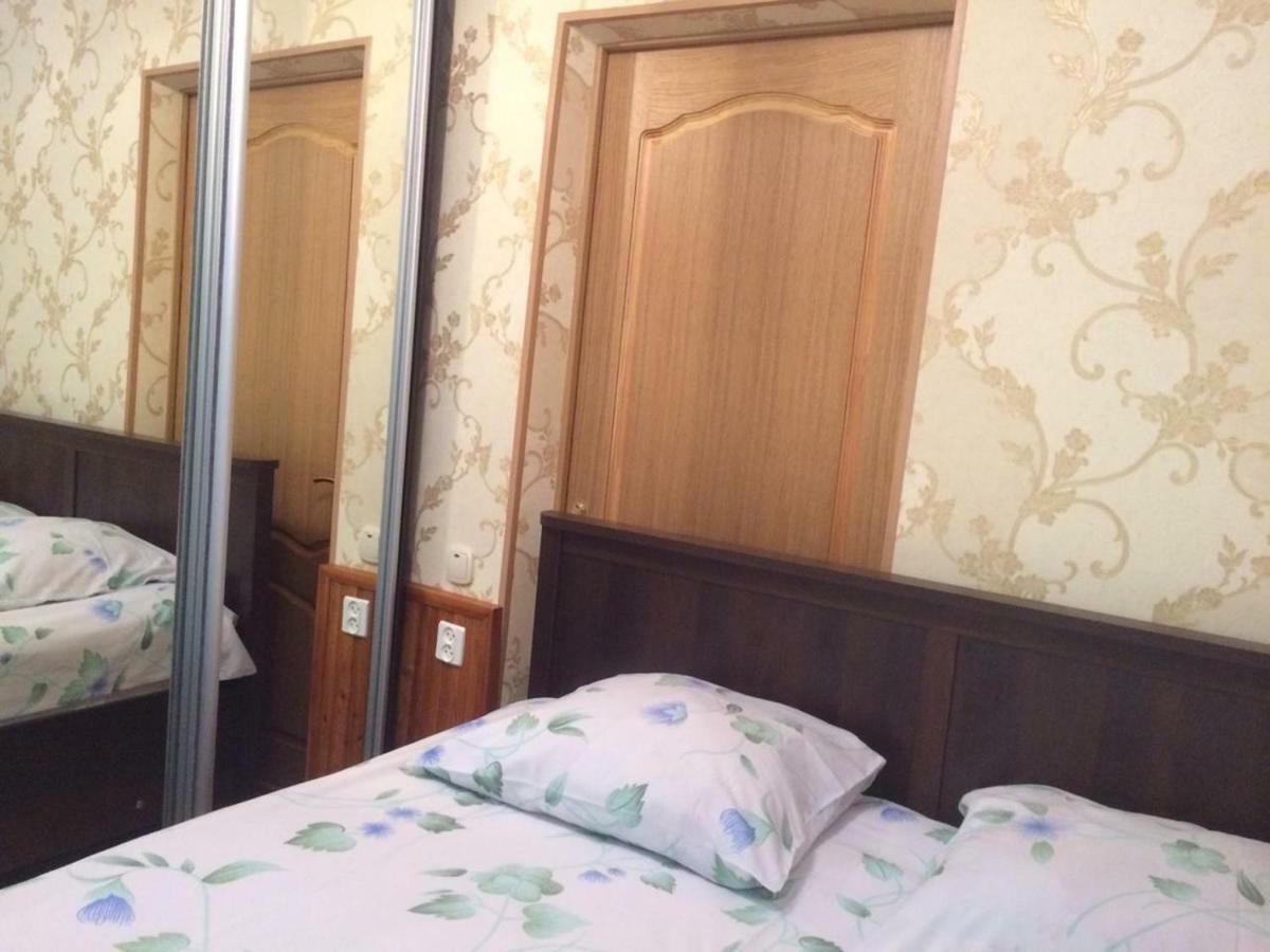 Гостевой Дом У Левы Hotel Gagra Exterior foto