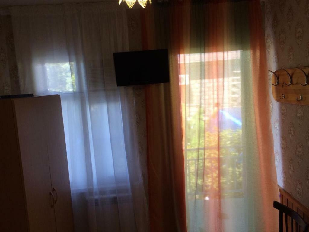 Гостевой Дом У Левы Hotel Gagra Exterior foto